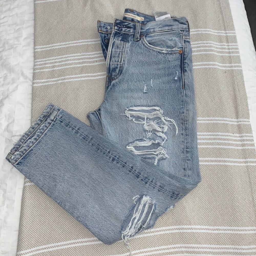Destroyed Wedgie Straight Levi Jeans